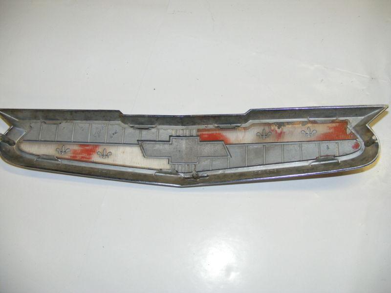 1955 CHEVROLET HOOD EMBLEM CHROME BEZEL GOOD USED, US $19.99, image 4