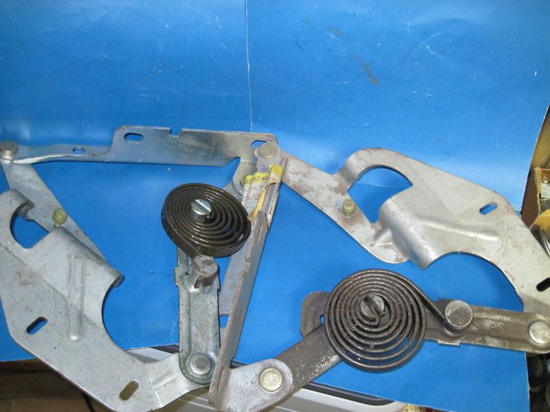 Mopar hood hinge set n.o.s.86-89 dodge daytona,shelby,laser ,mlds.