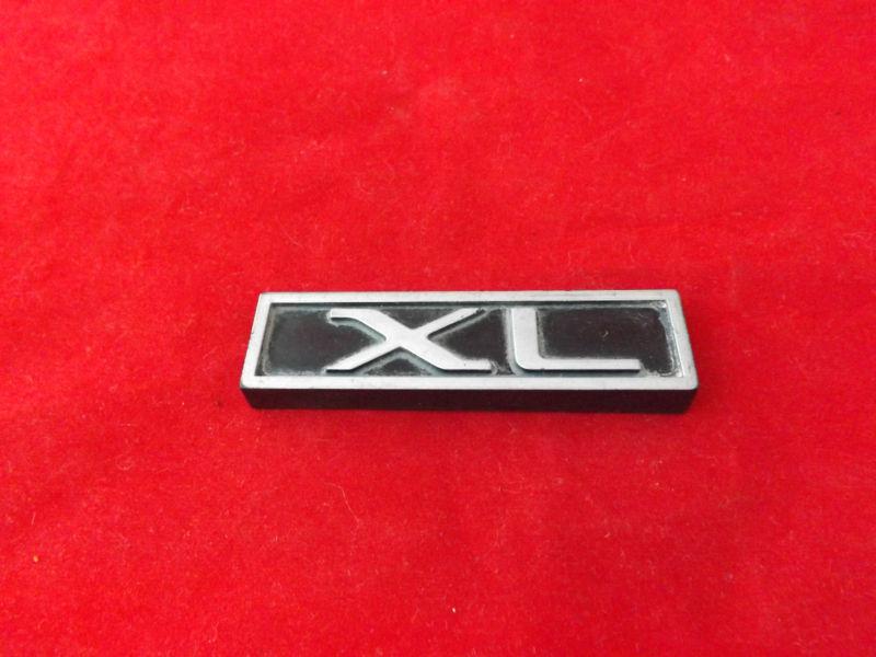 Ford xl black silver emblem ranger aerostar bronco f150 oem rear tailgate door