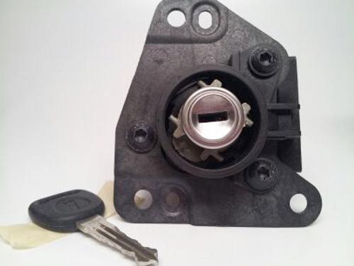 Genuine gm oem pontiac g6 chevy malibu ignition switch with key 15142952