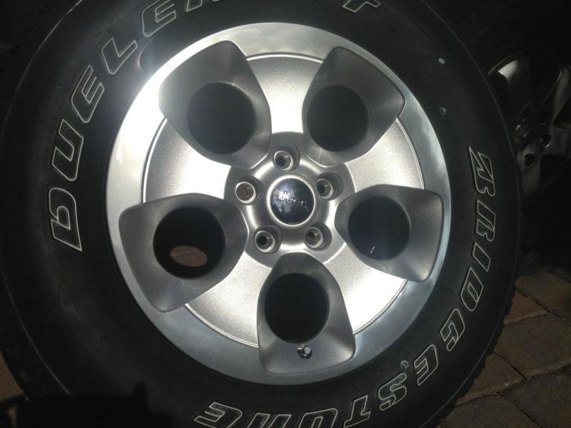 2013 new takeoff original oem jeep wrangler s sahara unlimited 18 in wheel tire