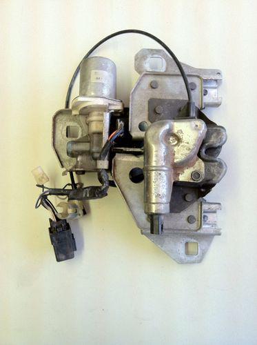 1987 firebird trans am rear hatch latch assemble