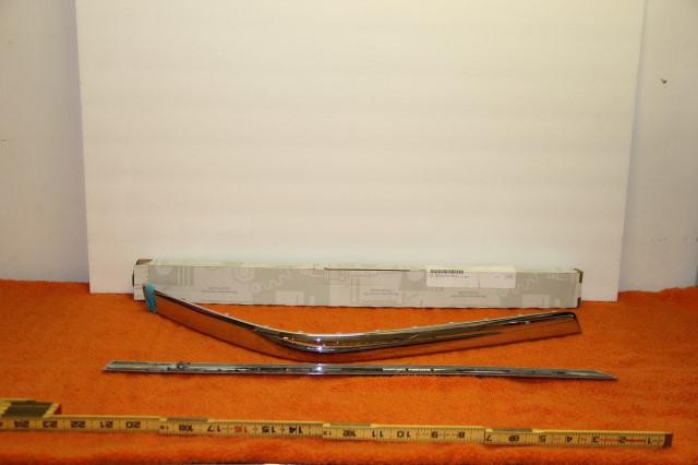 Oem mercedes 2010-2012  x204 glk350  left  rear door molding and lft bumper moul