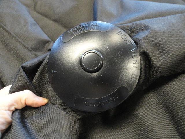 BENNINGTON 2575 QCW I/O MOORING COVER (2012) 331