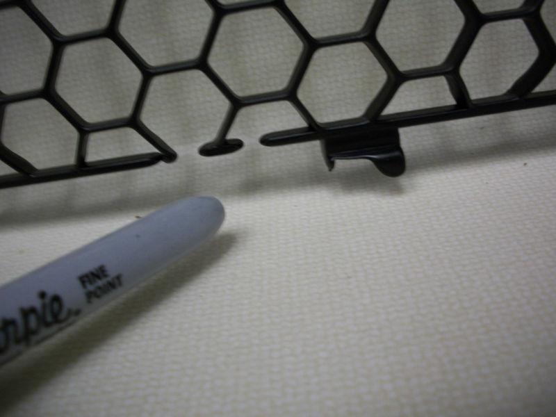 DODGE RAM 1500 2500 3500 04 05 GRILLE INSERT FILLER PANEL RH OEM ORIGNAL, US $34.90, image 2