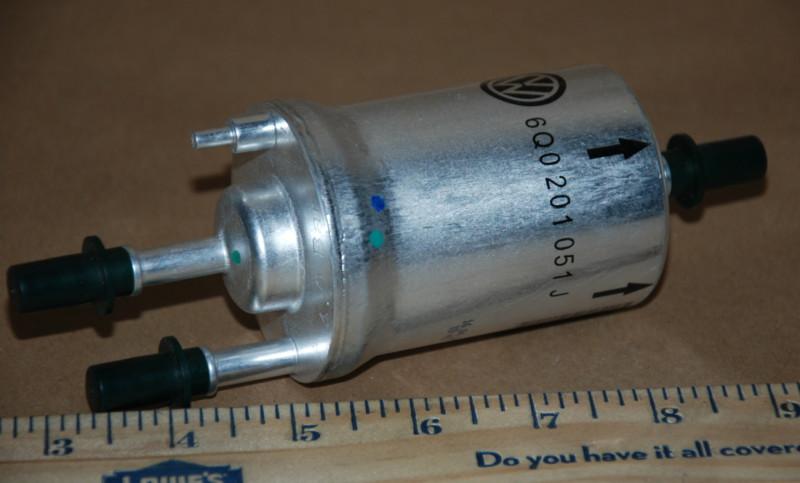 New, fuel filter w/ pressure regulator for audi / vw