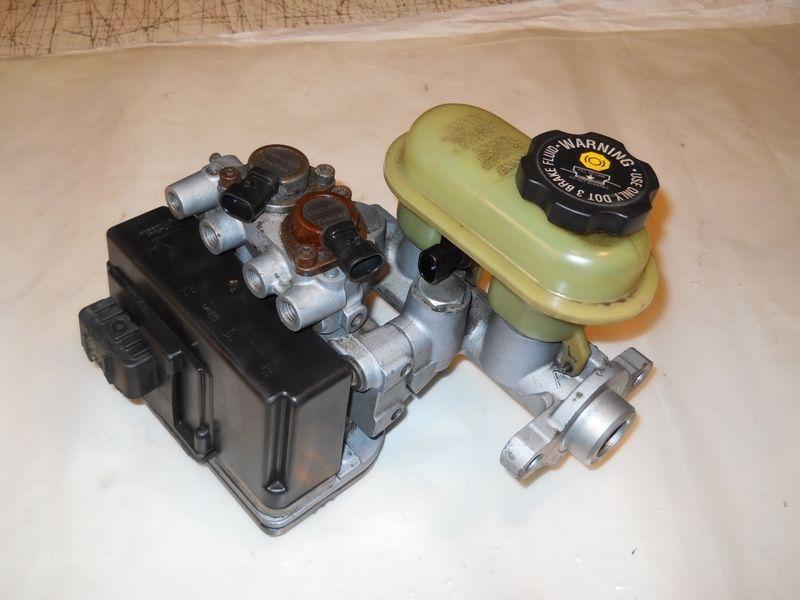 Find 97 SATURN SC2 MASTER CYLINDER + ABS HYDRAULIC UNIT in Crystal