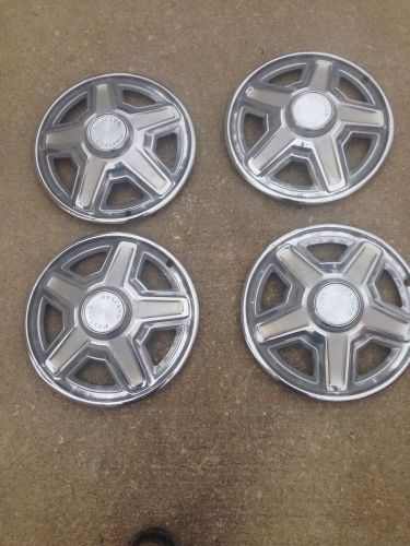 Set of 4 1969 mustang hubcaps 65 66 67 68 69 70 71 72 73
