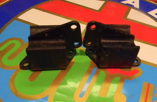 Alfa romeo alfetta gtv transmission mount  set - nos