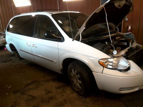 05 06 07 caravan ac compressor 3.3l and 3.8l w/rear ac 854525