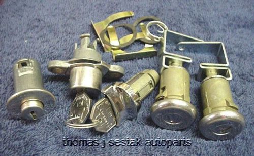 New door trunk glove &amp; ignition locks with gm keys chevrolet chevy 1959
