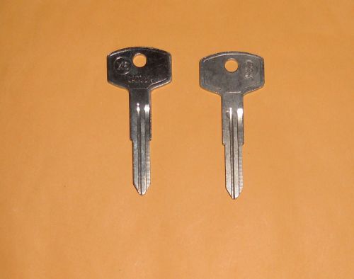Lot of 2 vintage datsun nissan da25 key blanks made by star da5/x123 nos