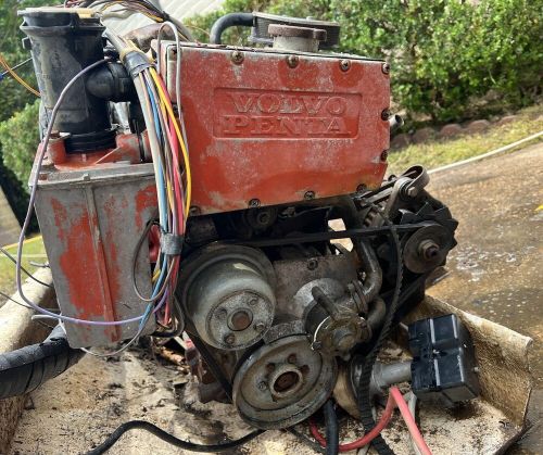 Volvo bayliner boat motor assembly &amp; volvo penta 270 outdrive (used, for parts)