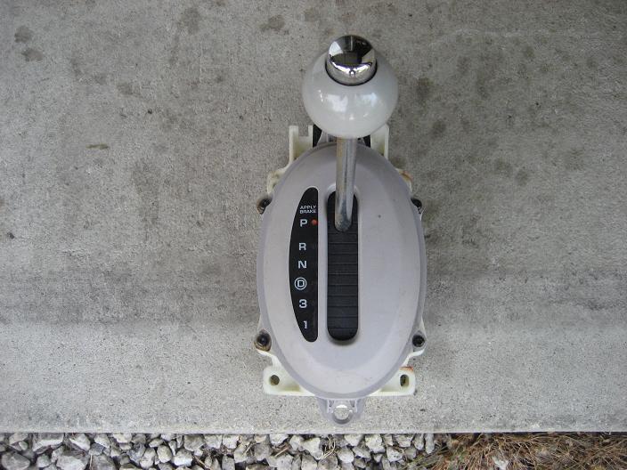 Find 062010 Chrysler Pt Cruiser complete transmission shifter, knob