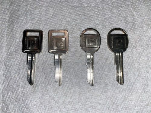 Nos oem gm key blanks part# 1154610 "a" &amp; 1154611 "b" (4 key blanks total)