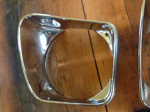 1967 nos pontiac head light bezels  - 2+2 - bonneville, catalina, 428