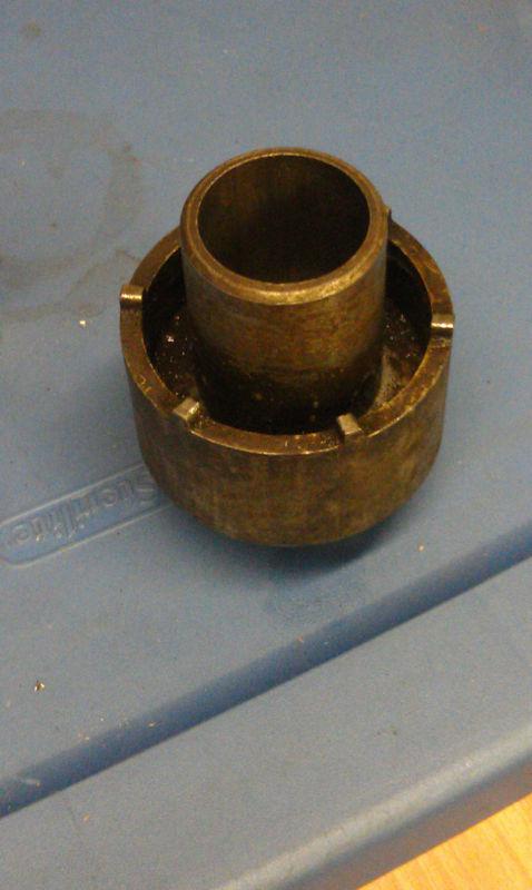 Snap-on axel socket  