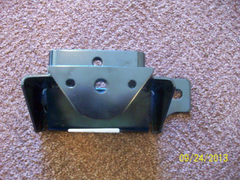 Chevy silverado bumper mounting bracket 
