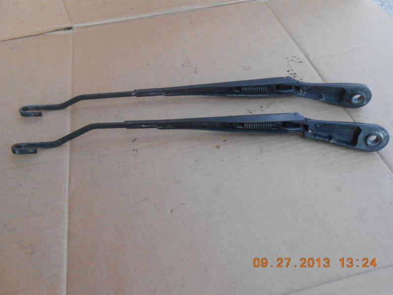 Find 199904 jeep grand cherokee windshield wiper arm set of 2 OEM