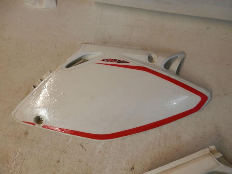 2003 HONDA CRF450R LEFT & RIGHT SIDE COVERS , US $38.00, image 3