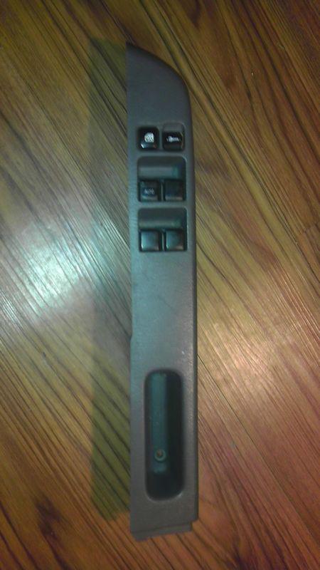 00-04 nissan xterra master power switch oem # 80961 8b410 taken from a 2001