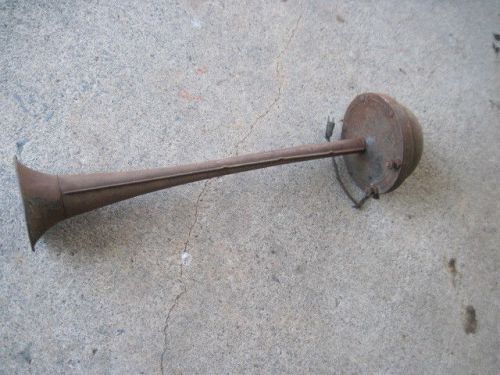 Vintage car or truck trumpet horn working working condition 19 ichees long