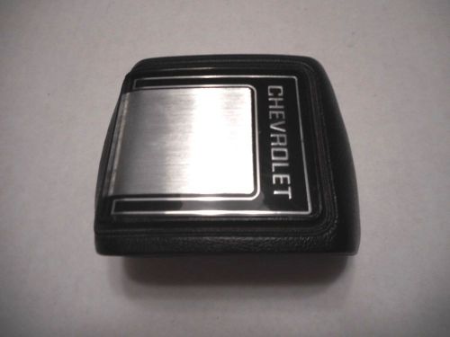 1980-1987 gm chevy truck horn button pick up square center pad silver 80-87 oem