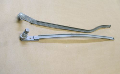 55 56 1957 ford thunderbird windshield wiper linkage with pivot