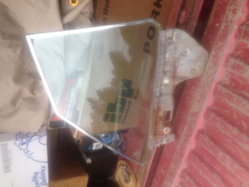 1968 ford fairlane/torino 2 door hardtop passinger side rear quarter glass