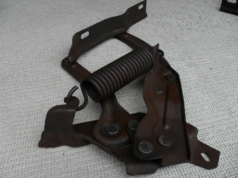 Sell FORD HOOD HINGES 1971 72 73 MUSTANG MACH1,COUGAR,XR7 in McDonough