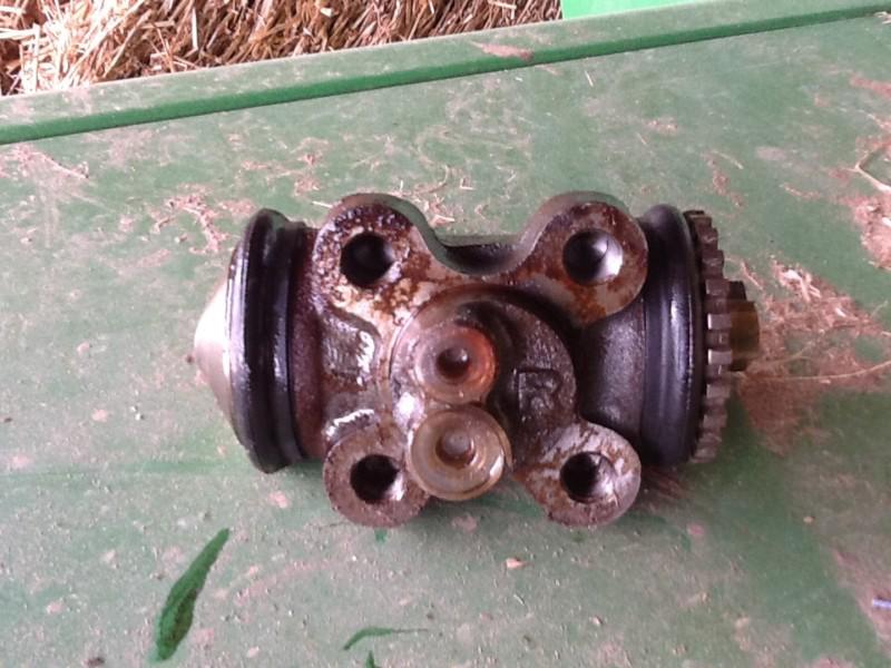 1986-1992 isuzu fsr rh wheel cylinder (11510.241 )