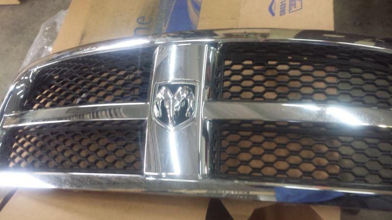 Mopar oem 1kx581r4ab grille 2010 dodge ram (fits:dodge)