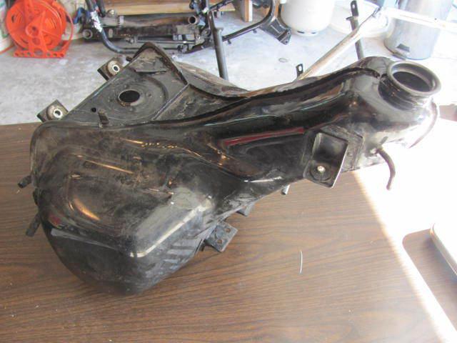 Suzuki cavalcade (gv1400) fuel tank