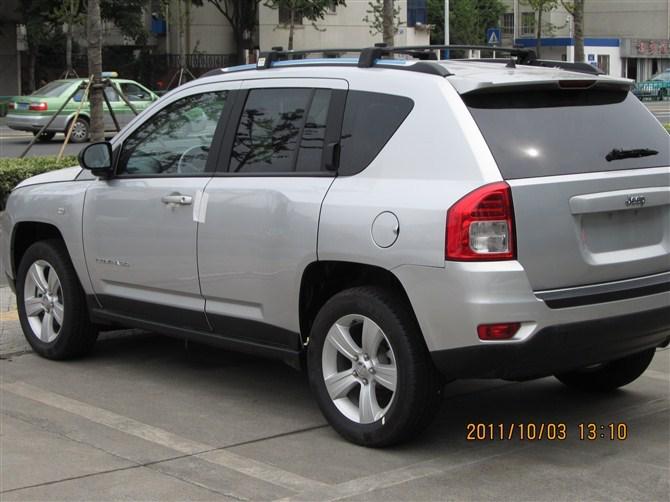 Sell Roof Rack Cross Bars for Jeep Compass 2011 2012 in Dallas, Texas