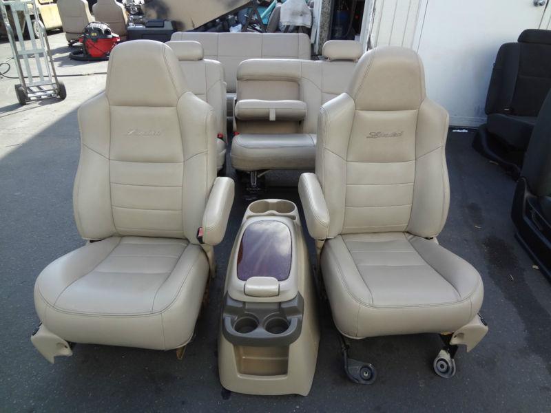 2004 ford excursion seats