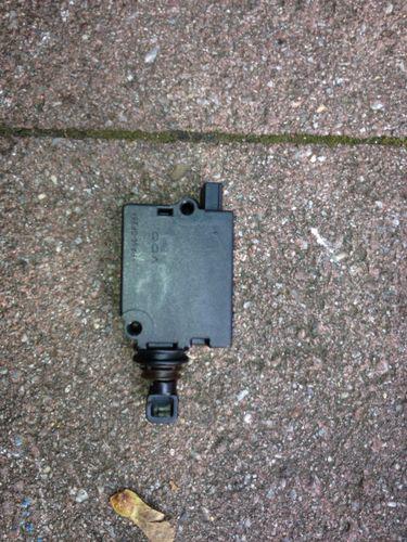 Bmw e39 540 530 528 m5 used trunk lock actuator 