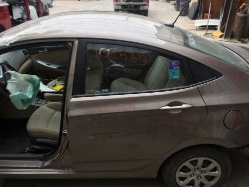 12 13 hyundai accent l. rear side door sdn electric windows w/o solar clear