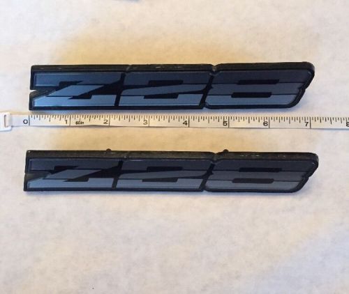 82-92 camaro original blue z28 rocker emblem 20313783