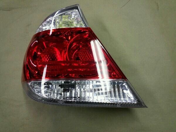 2005-2006 toyota camry driver's side tail light