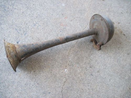 Vintage car or truck trumpet horn working working condition 17 ichees long