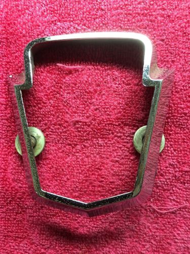 &#039;49, &#039;50, &#039;51 vintage ford trunk emblem retainer