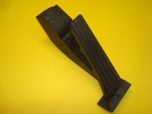 Bmw e60 e66 e93 e90 accelerator gas pedal 35406766930-01 oem 525i 545i 04 05 06