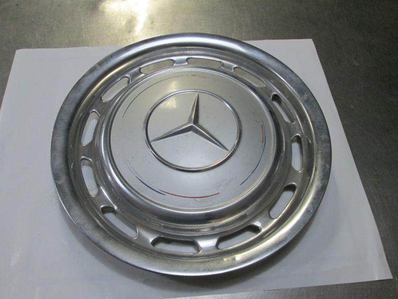 Purchase Mercedes Benz wheel cover / 1960's in Dania, Florida, US, for US 15.00