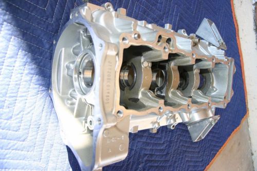 Kawasaki ultra 2007 lx / stx 12f / stx 15f cases crankcase set 14001-3743