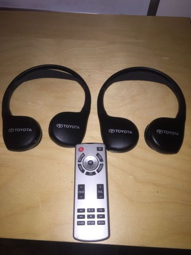 2014 toyota oem dvd entertainment headphones and remote
