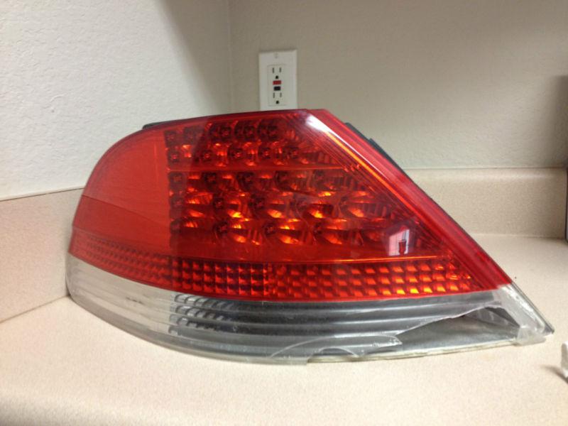 Bmw 745i 745li e65 e66 2002-2005 driver side taillight rear left light tail 