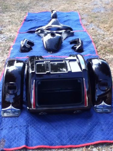Harley tri glide trike body box rear front fenders gas tank merlot sunglo black
