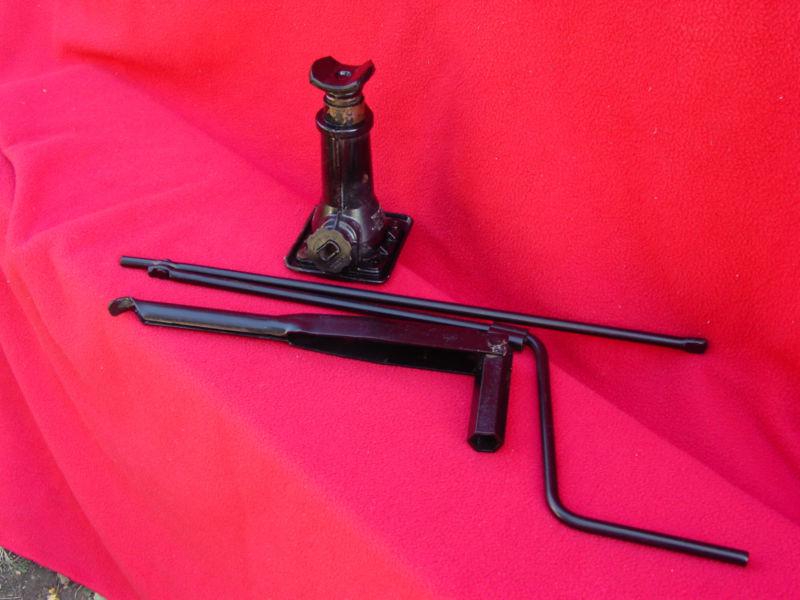 Jeep cherokee  xj  (2000) jack assembly