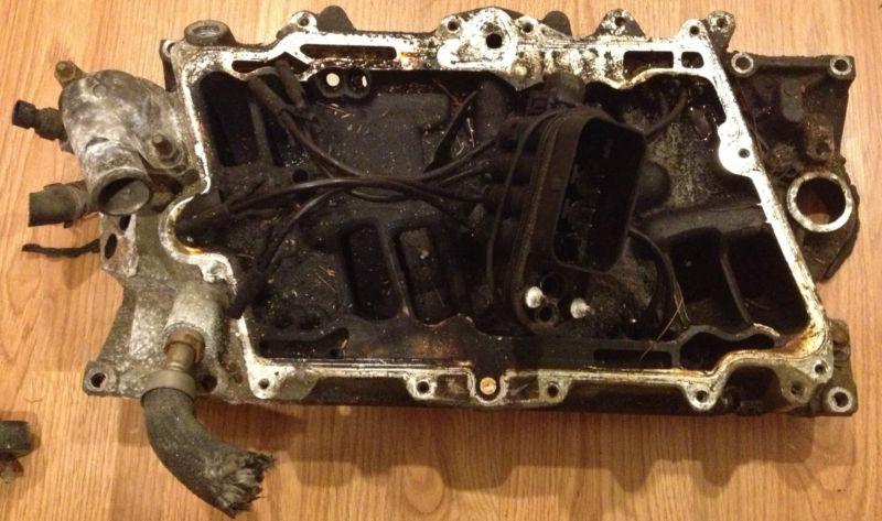 1999 gm suburban 5.7 liter vortec engine lower intake manifold and fuel spider.