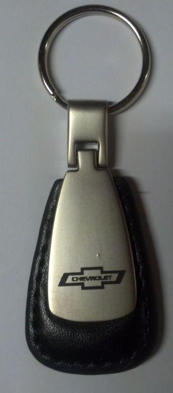 Chevrolet teardrop silver color/ metal/leather keychain